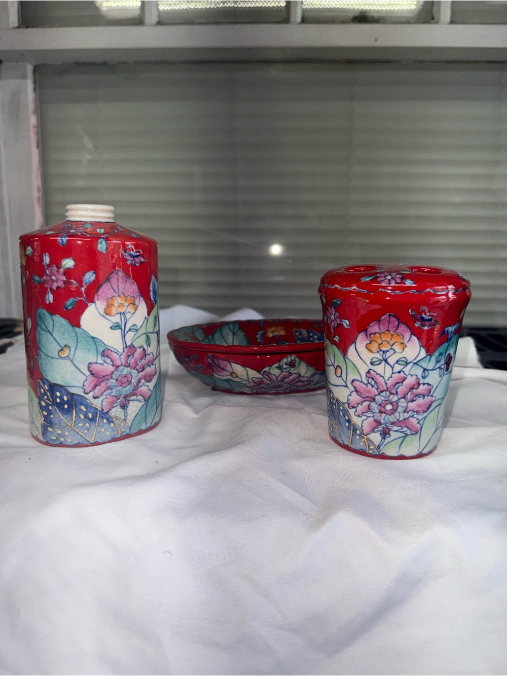 VTG ceramic bathroom vanity set
